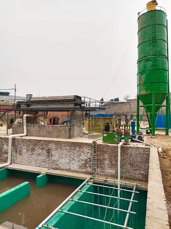 磚廠用壓濾機客戶現(xiàn)場1